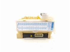 Recambio de caja reles / fusibles para toyota auris active referencia OEM IAM 63583366 8273012X70A 8922102331 2