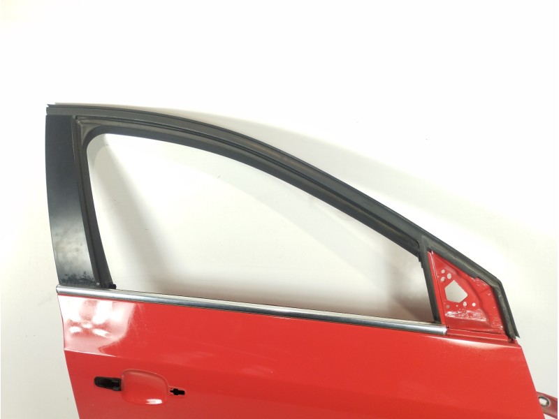 Recambio de puerta delantera derecha para chevrolet cruze lt referencia OEM IAM 95987758  