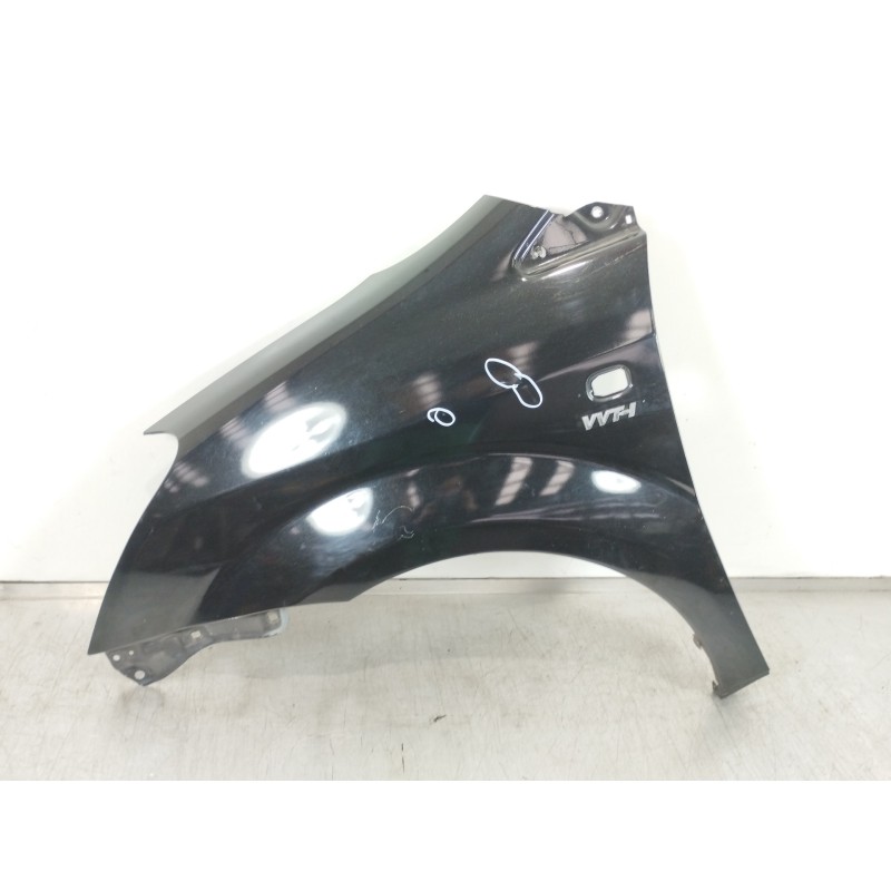 Recambio de aleta delantera izquierda para toyota corolla verso (r1) 1.8 luna referencia OEM IAM   