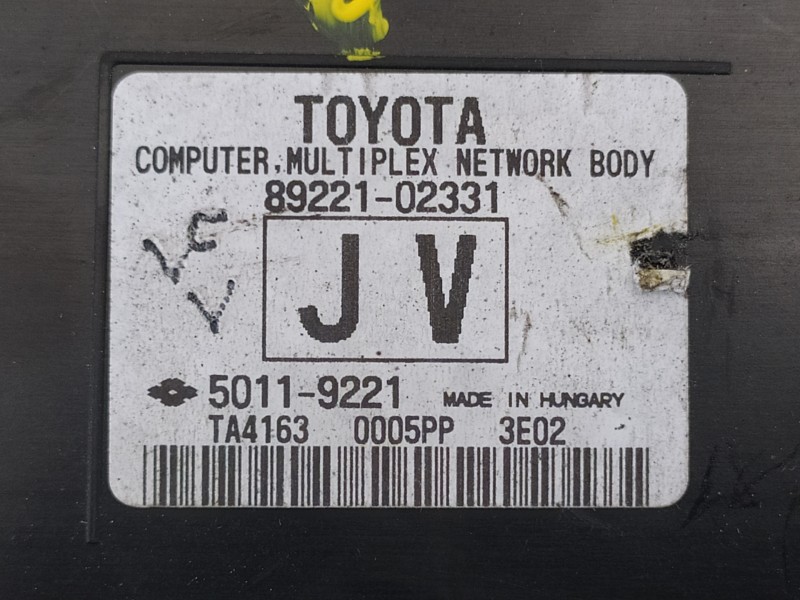 Recambio de caja reles / fusibles para toyota auris active referencia OEM IAM 63583366 8273012X70A 8922102331