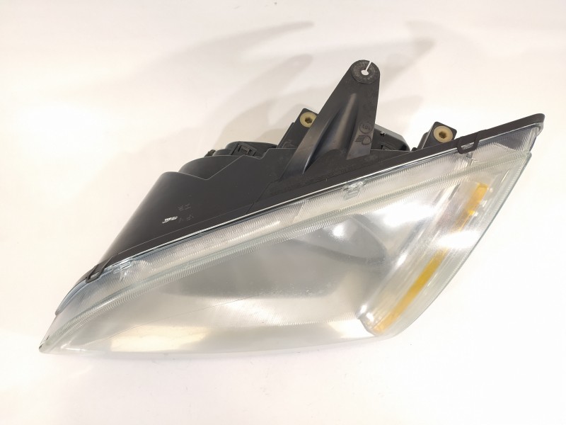 Recambio de faro izquierdo para ford focus berlina (cap) trend referencia OEM IAM 4M5113101AD  