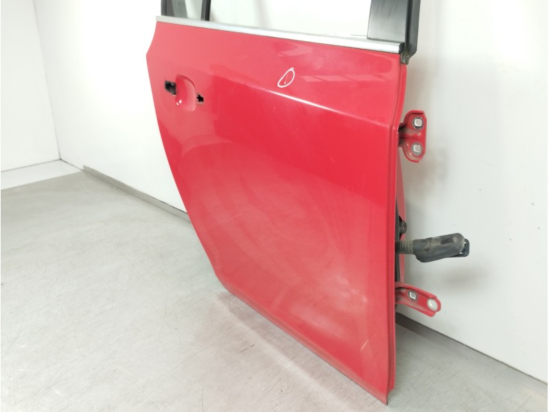 Recambio de puerta trasera derecha para chevrolet cruze lt referencia OEM IAM 95987763  