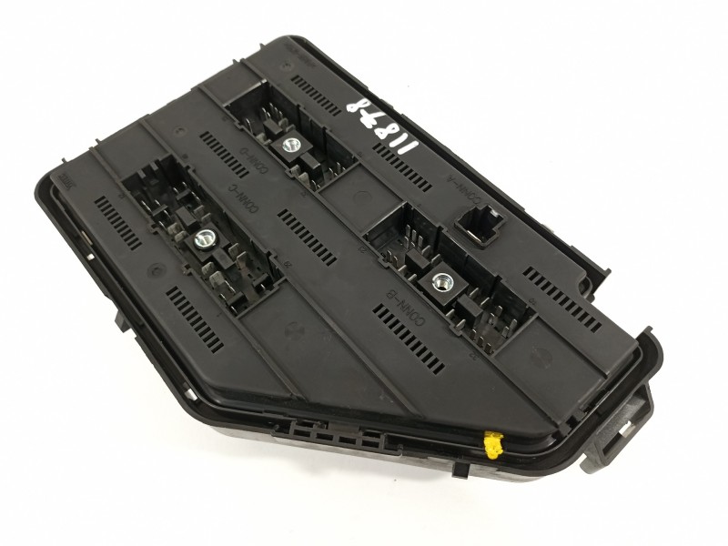 Recambio de caja reles / fusibles para ssangyong korando line 4x2 referencia OEM IAM 8297034031  