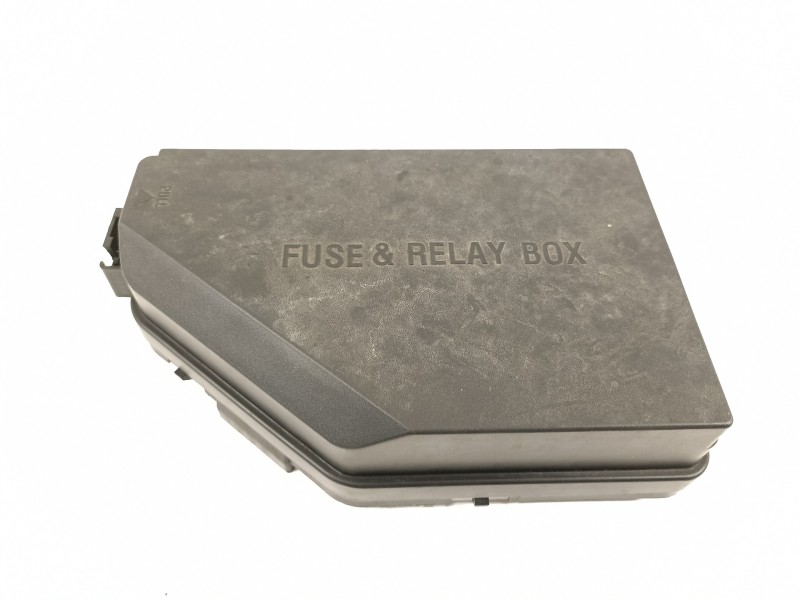 Recambio de caja reles / fusibles para ssangyong korando line 4x2 referencia OEM IAM 8297034031  