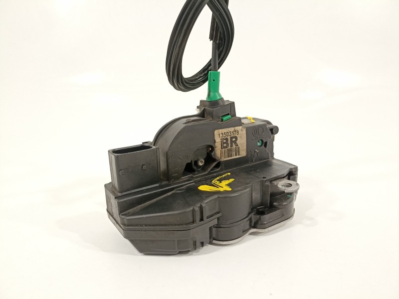 Recambio de cerradura puerta trasera derecha para chevrolet cruze lt referencia OEM IAM 13503178  