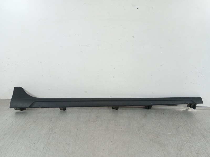 Recambio de faldon lateral para seat arona xperience referencia OEM IAM 6F9853852  