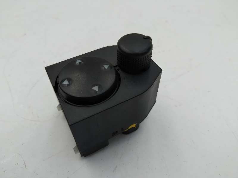 Recambio de mando retrovisor para audi s4 berlina (b5) s4 berlina referencia OEM IAM 4D0959565A  