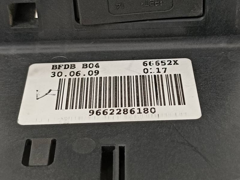 Recambio de caja reles / fusibles para citroën c4 berlina collection referencia OEM IAM 9662286180  