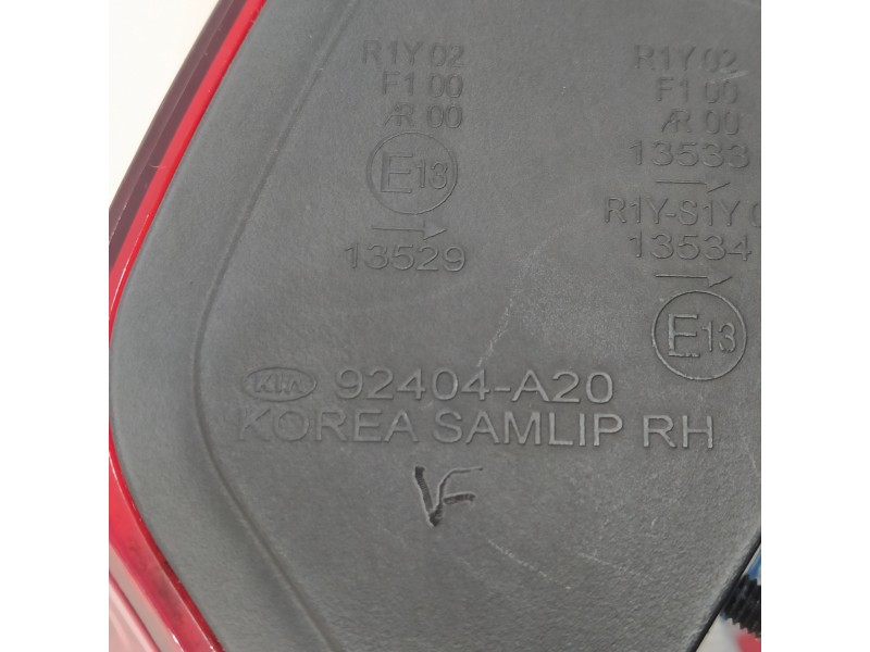 Recambio de piloto trasero derecho para kia cee´d concept referencia OEM IAM 92404  