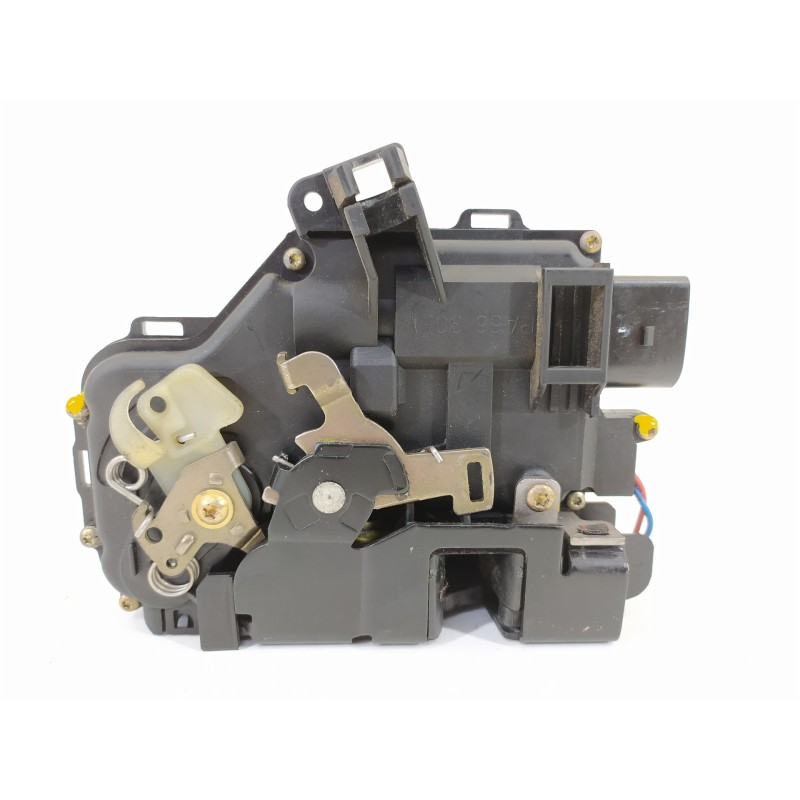 Recambio de cerradura puerta delantera izquierda para audi a4 berlina (8e) 1.9 tdi (96kw) referencia OEM IAM 4B1837015G  