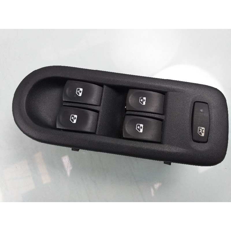 Recambio de mando elevalunas delantero izquierdo para renault clio iii exception referencia OEM IAM 8200214945A 214938A 