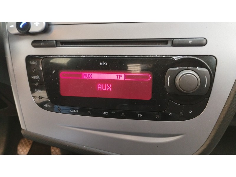 Recambio de sistema audio / radio cd para seat leon (1p1) stylance / style referencia OEM IAM 1P0035153B  