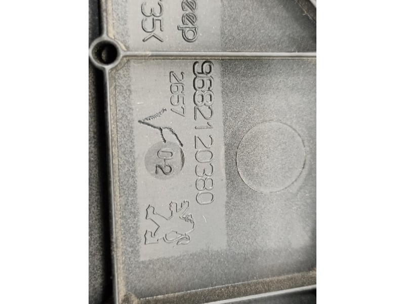 Recambio de tapa motor para citroën c-crosser xtr referencia OEM IAM 9682120380 9682121680 