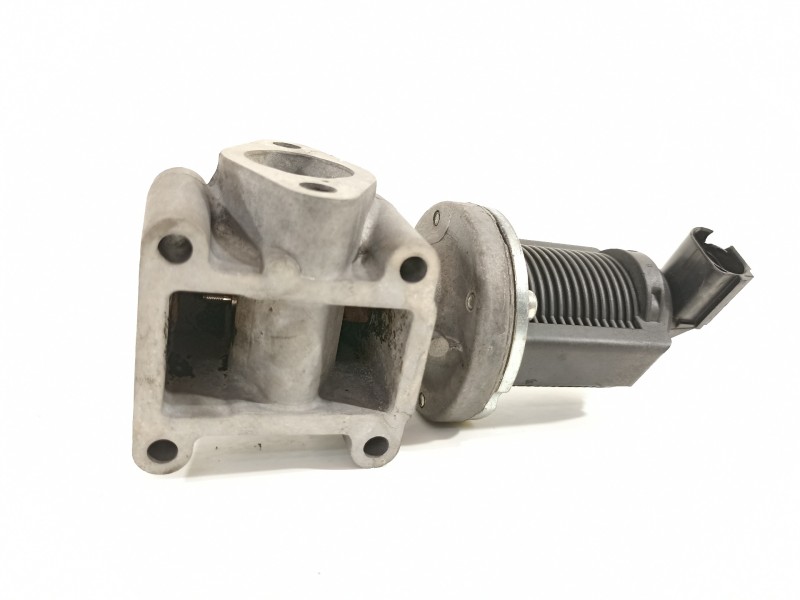 Recambio de valvula egr para opel astra h berlina cosmo referencia OEM IAM 55215031  