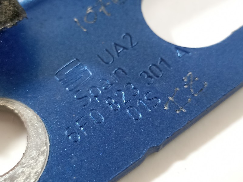 Recambio de bisagra capot para seat arona xperience referencia OEM IAM 6F0823301A  