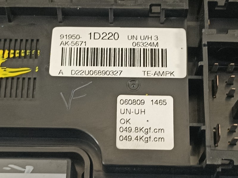 Recambio de caja reles / fusibles para kia carens (un) concept referencia OEM IAM 919501D220  