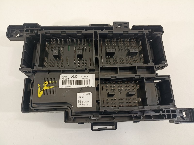 Recambio de caja reles / fusibles para kia carens (un) concept referencia OEM IAM 919501D220  