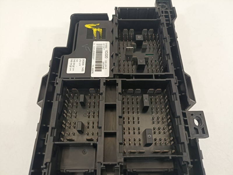 Recambio de caja reles / fusibles para kia carens (un) concept referencia OEM IAM 919501D220  