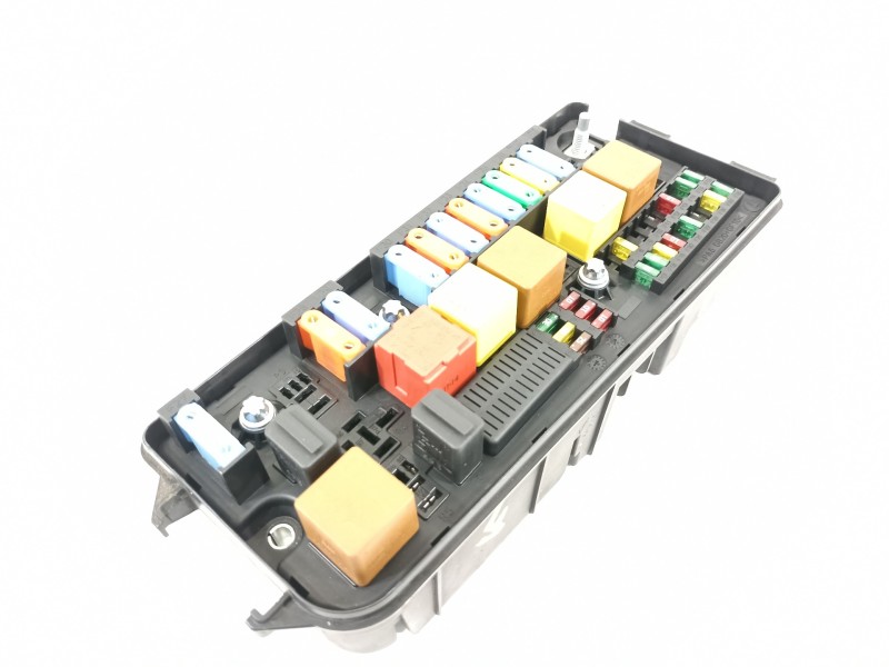 Recambio de caja reles / fusibles para saab 9-3 berlina 2.2 tid arc referencia OEM IAM 519073035 12795732 