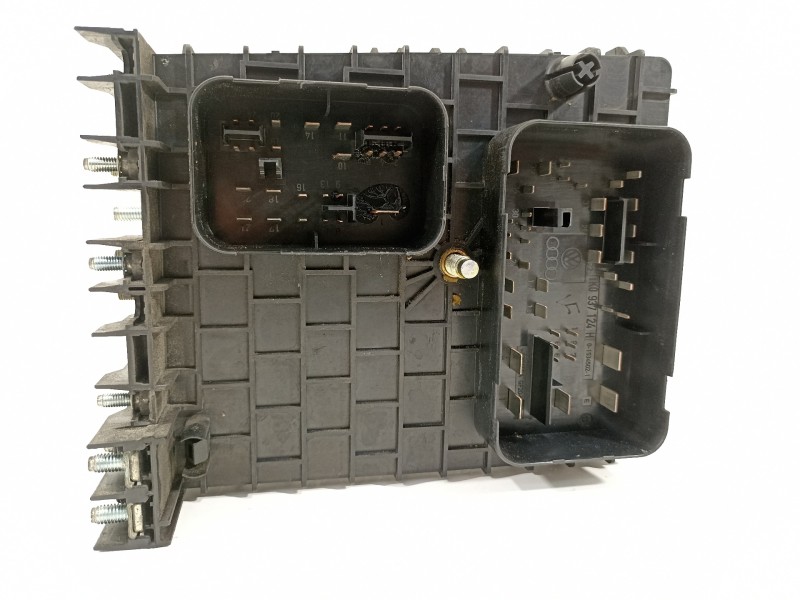 Recambio de caja reles / fusibles para audi a3 (8p) 2.0 tdi ambiente referencia OEM IAM 1K0937124H  