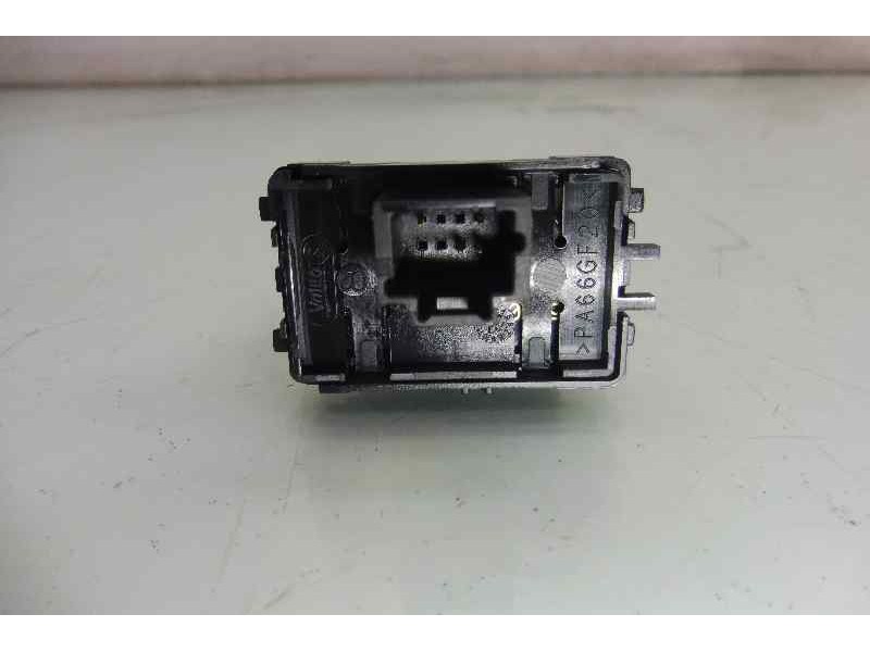 Recambio de mando elevalunas trasero derecho para renault megane iv berlina 5p intens referencia OEM IAM 254214896R  
