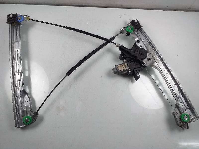 Recambio de elevalunas delantero derecho para renault megane iv berlina 5p intens referencia OEM IAM 807206746R 402777D 