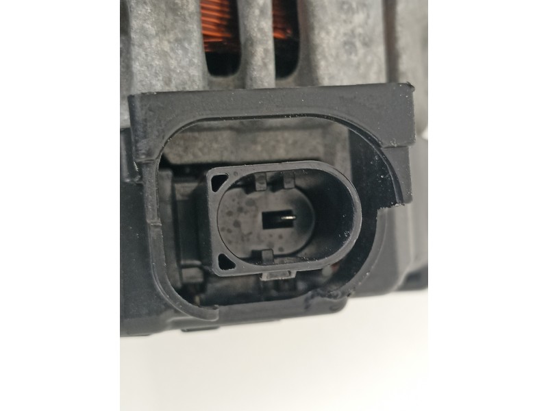 Recambio de alternador para hyundai kona essence 2wd referencia OEM IAM 3730004950  