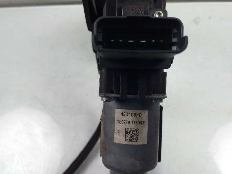 Recambio de elevalunas delantero derecho para renault megane iv berlina 5p intens referencia OEM IAM 807206746R 402777D 