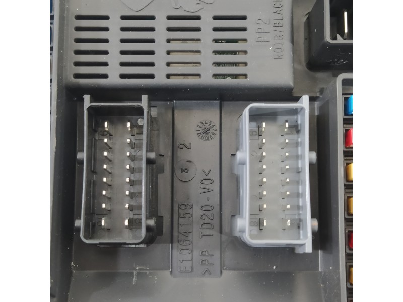 Recambio de caja reles / fusibles para peugeot 2008 (--.2013) allure referencia OEM IAM 9807532080  