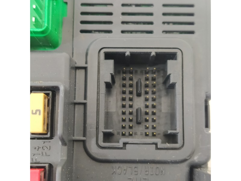 Recambio de caja reles / fusibles para peugeot 2008 (--.2013) allure referencia OEM IAM 9807532080  