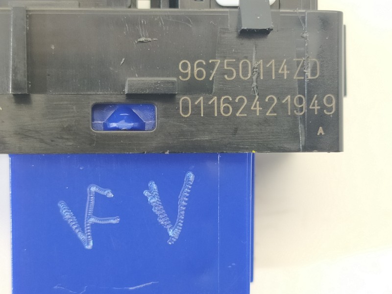 Recambio de mando multifuncion para peugeot 2008 (--.2013) allure referencia OEM IAM 9677059077  