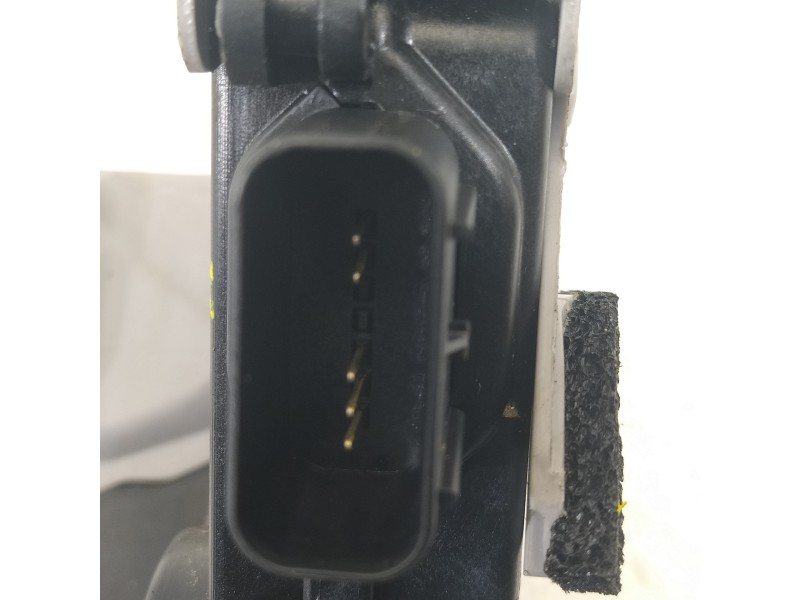 Recambio de cerradura puerta delantera derecha para hyundai kona essence 2wd referencia OEM IAM 81320J9010  