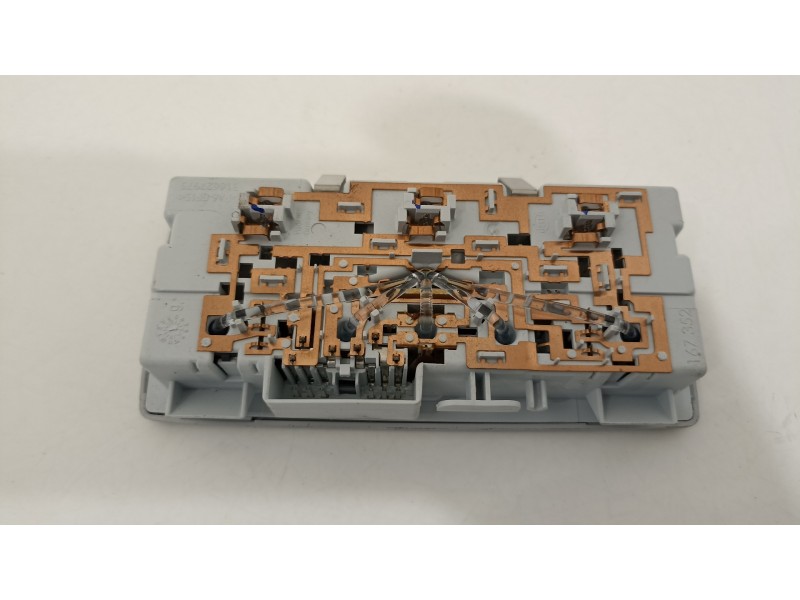 Recambio de luz interior para opel crossland x excellence referencia OEM IAM 39027174  