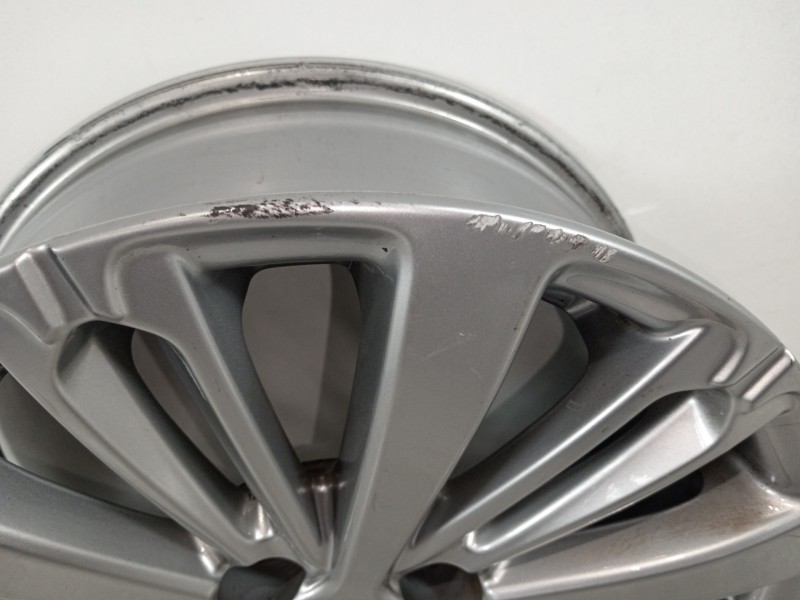 Recambio de llanta para peugeot 208 1.5 blue-hdi fap referencia OEM IAM 9808137577  