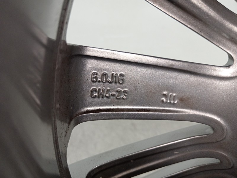 Recambio de llanta para peugeot 208 1.5 blue-hdi fap referencia OEM IAM 9808137577  