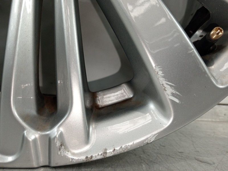 Recambio de llanta para peugeot 208 1.5 blue-hdi fap referencia OEM IAM 9808137577  