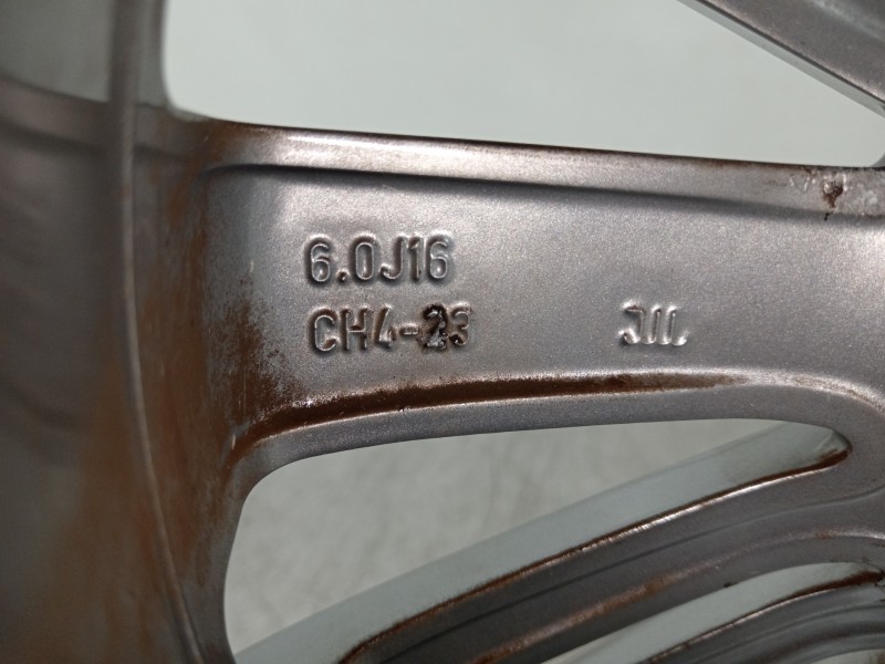 Recambio de llanta para peugeot 208 1.5 blue-hdi fap referencia OEM IAM 9808137577  