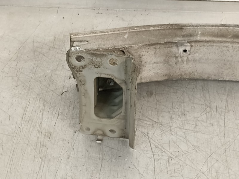 Recambio de refuerzo paragolpes delantero para toyota corolla verso (r1) 2.0 d-4d luna referencia OEM IAM   