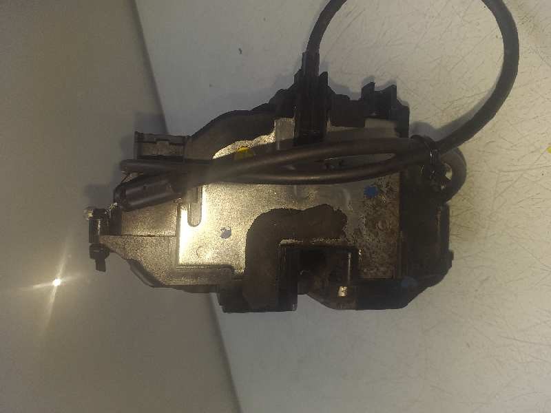 Recambio de cerradura puerta delantera derecha para renault clio iii business referencia OEM IAM 8200300125J  