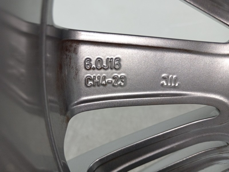 Recambio de llanta para peugeot 208 1.5 blue-hdi fap referencia OEM IAM 9808137577  