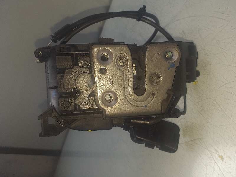 Recambio de cerradura puerta delantera derecha para renault clio iii business referencia OEM IAM 8200300125J  