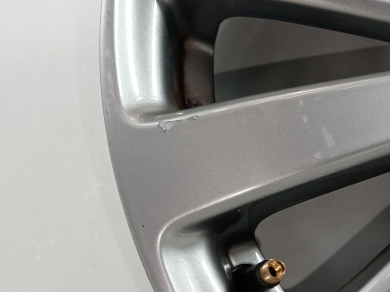 Recambio de llanta para peugeot 208 1.5 blue-hdi fap referencia OEM IAM 9808137577  