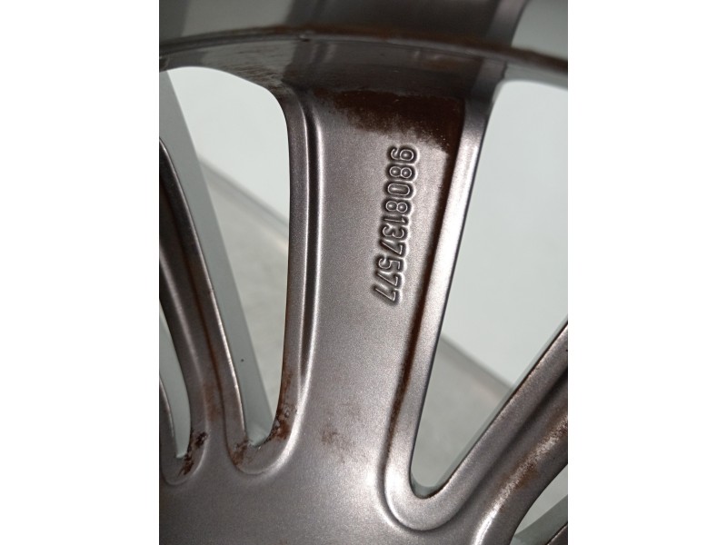 Recambio de llanta para peugeot 208 1.5 blue-hdi fap referencia OEM IAM 9808137577  