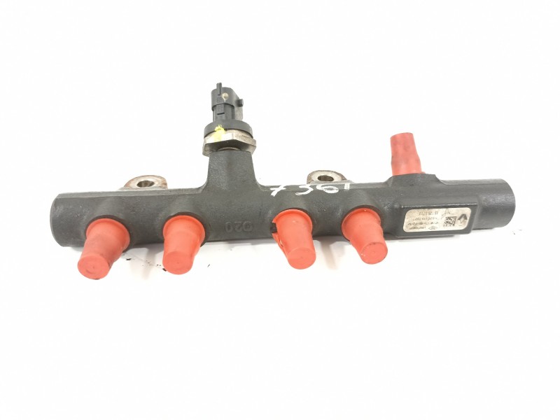 Recambio de rampa inyectora para renault kangoo furgón compact professional referencia OEM IAM 8201157327 151251711 0281006241