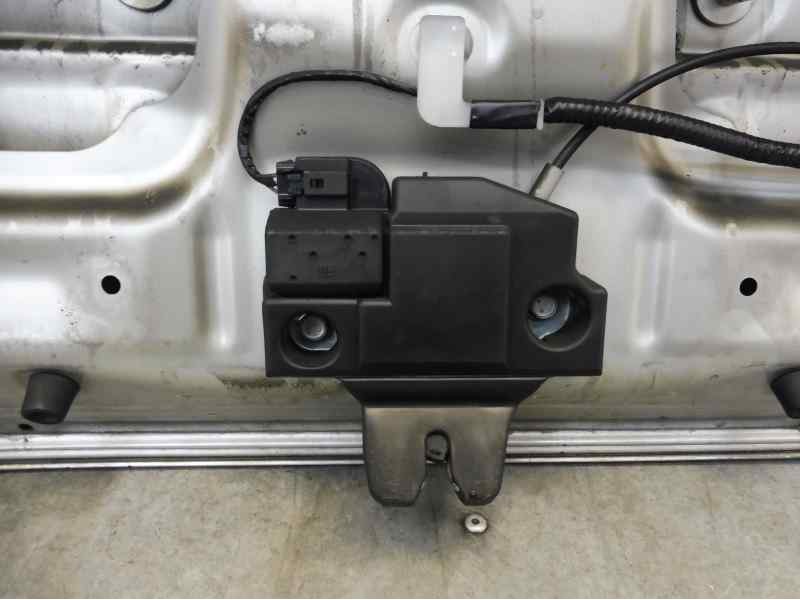 Recambio de tapa maletero para lexus is200 (ds2/is2) 220d referencia OEM IAM   