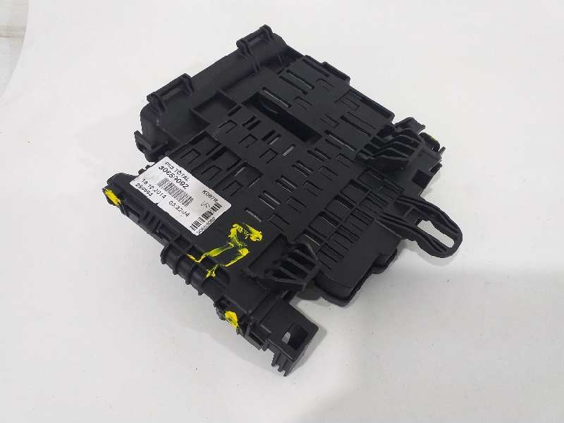 Recambio de caja reles / fusibles para volvo xc60 kinetic 2wd referencia OEM IAM 30659092  