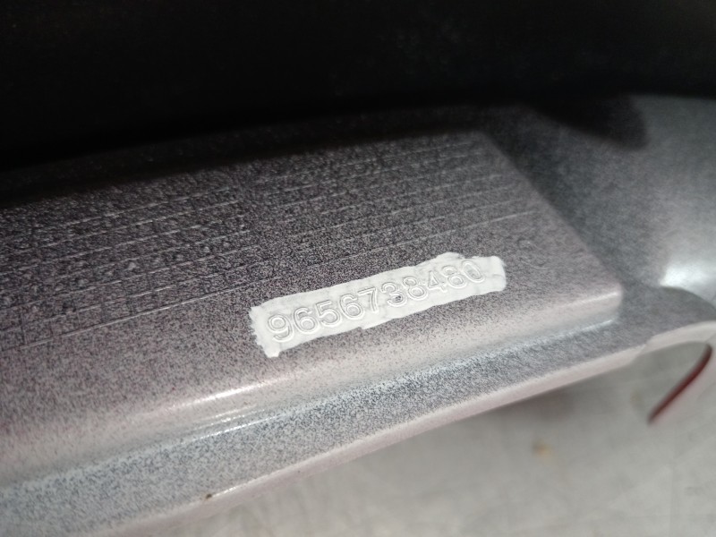 Recambio de aleta delantera derecha para peugeot 308 confort referencia OEM IAM 9656738480  