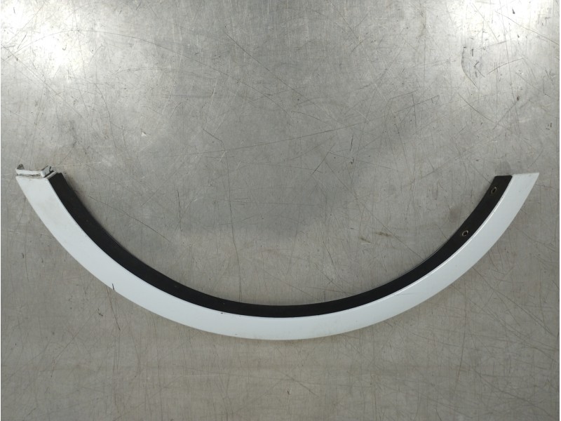 Recambio de aletin trasero derecho para ford kuga (cbs) st-line referencia OEM IAM CV4JS286D02  