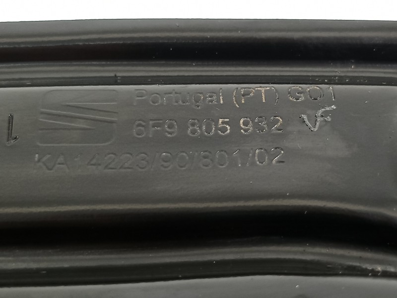 Recambio de travesaño superior para seat arona xperience referencia OEM IAM 6F9805932  