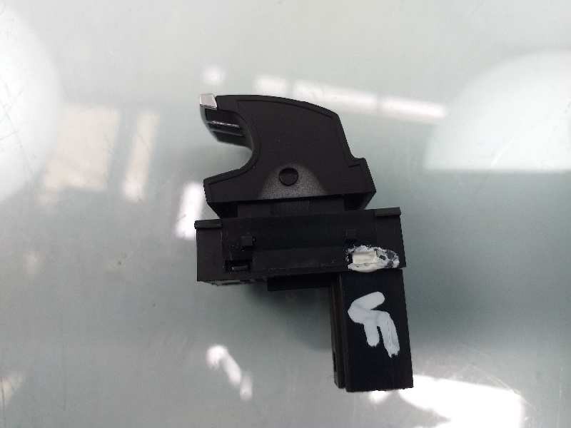 Recambio de mando elevalunas trasero izquierdo para volkswagen passat variant (365) highline bluemotion referencia OEM IAM 5K095